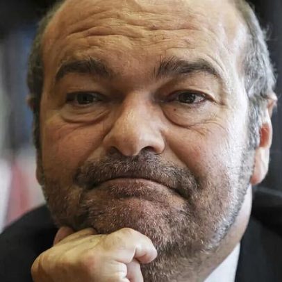 Tribunal aponta contratos informais de Hermínio Loureiro visando ganhos políticos