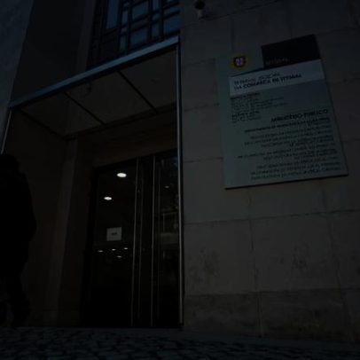 Pena suspensa por esfaquear homem à porta de bar