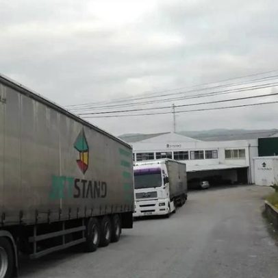 Trio julgado por roubo de mais de 50 mil euros ao antigo patrão com arma falsa