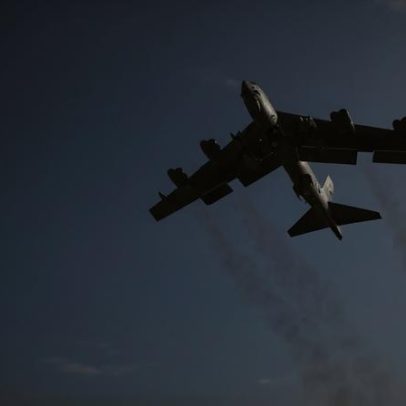 B-52 despenha-se após descolagem de base militar dos EUA