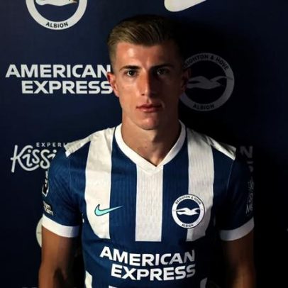 Costinha deixa o Olympiacos e assina contrato de cinco anos com o Brighton