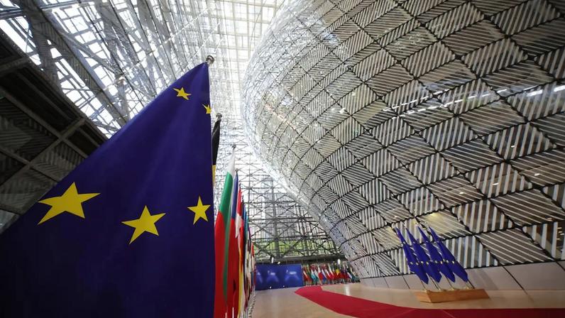 UE enfrenta dependência tecnológica da China e energética dos EUA