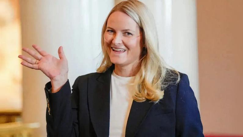 Mette-Marit submetida a transplante pulmonar após agravamento da doença