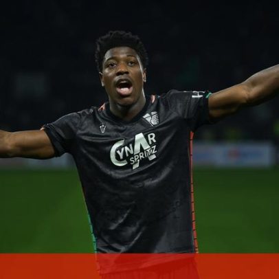 Sporting reforça-se com Doumbia a treinar em Itália