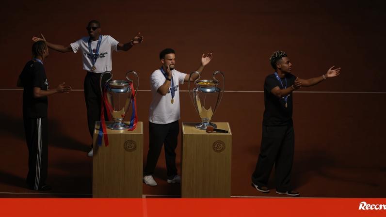 Festejos sem fim em Paris: celebração estende-se por vários dias
