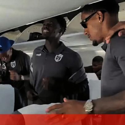 Seleção de Cabo Verde chega aos EUA em viagem marcada por animação e dança