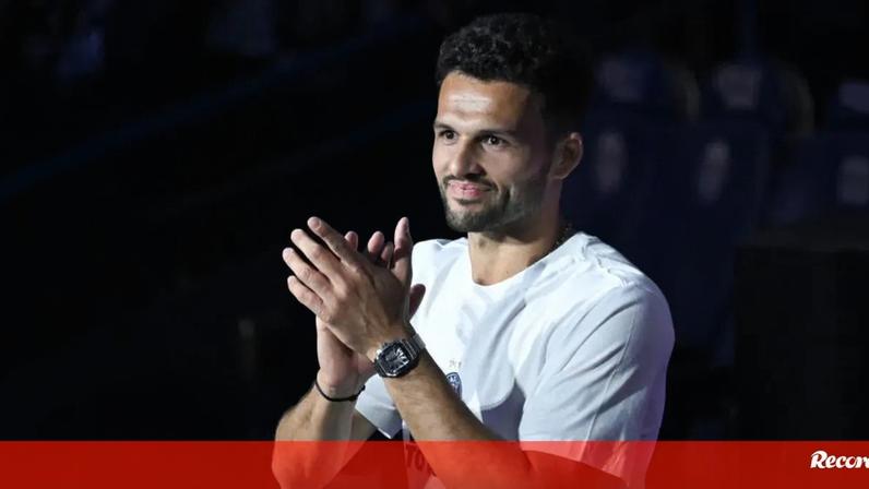Gonçalo Ramos afirma ser complementar de Cristiano Ronaldo em entrevista à Record