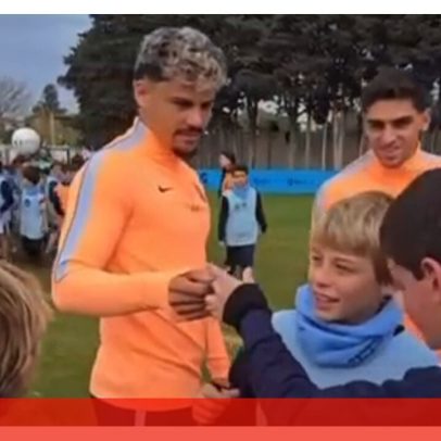 Maxi Araújo confundido com Araújo: crianças entregam cromo errado ao Sporting
