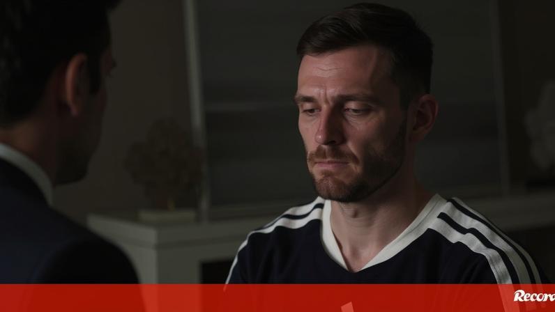 Andy Robertson lê carta da esposa de Diogo Jota antes do Mundial