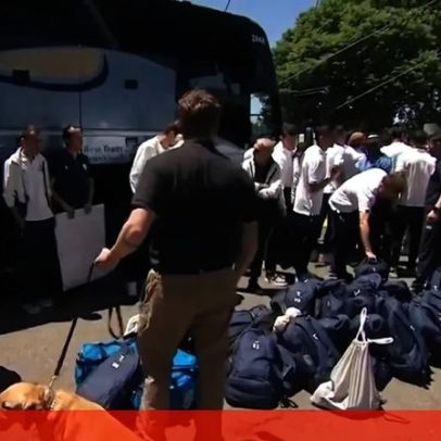 Uzbequistão sob controlo de segurança com cães antes do jogo contra a Holanda