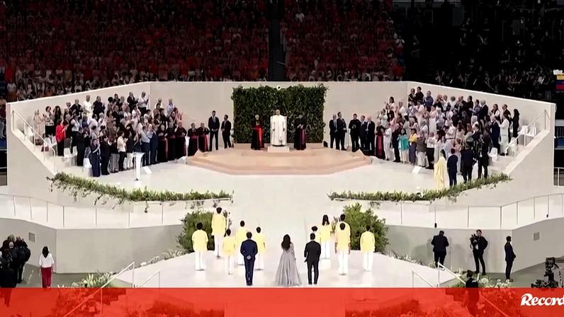 Milhares de católicos participaram num encontro com o Papa Leão XIV no Estádio Santiago Bernabéu, em Madrid, durante a visita apostólica do Sumo Pontífice a Espanha, marcada por mensagens de unidade, fé e paz.