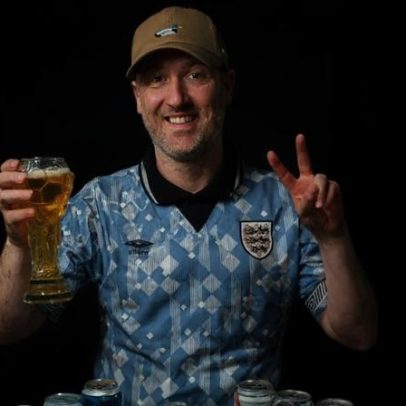 Adepto inglês compra cervejas de cada país do Mundial; iraquiana, a mais cara