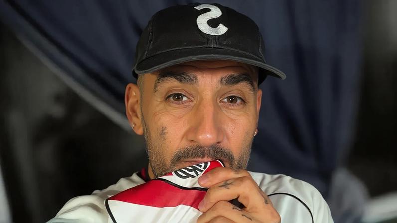 Nicolás Otamendi recebe convite do River Plate e afirma ter tomado decisão fácil