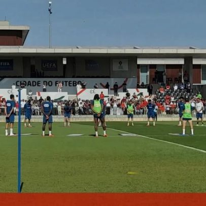 Roberto Martínez conta com todos no último treino em solo português