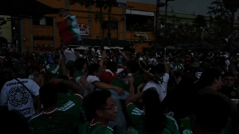 Adeptos do México celebram vitória frente a África do Sul no jogo de abertura do Mundial'2026