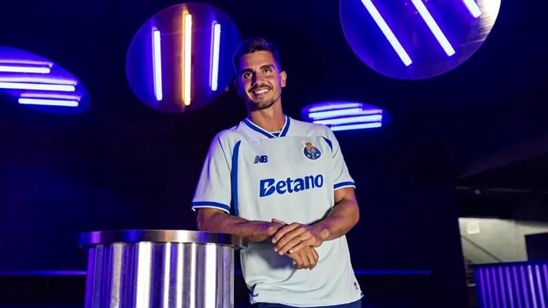 André Silva reduziu o salário em mais de 30%