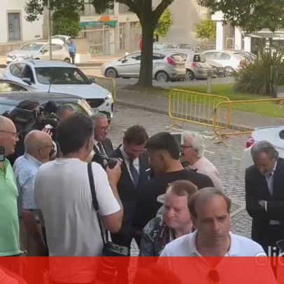 Imagens mostram a chegada de Villas-Boas à Casa FC Porto de Monção