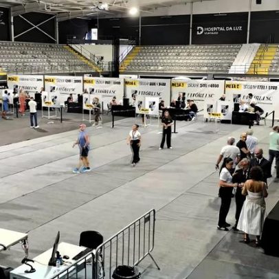 V. Guimarães: centenas de sócios em fila para escolher novo presidente