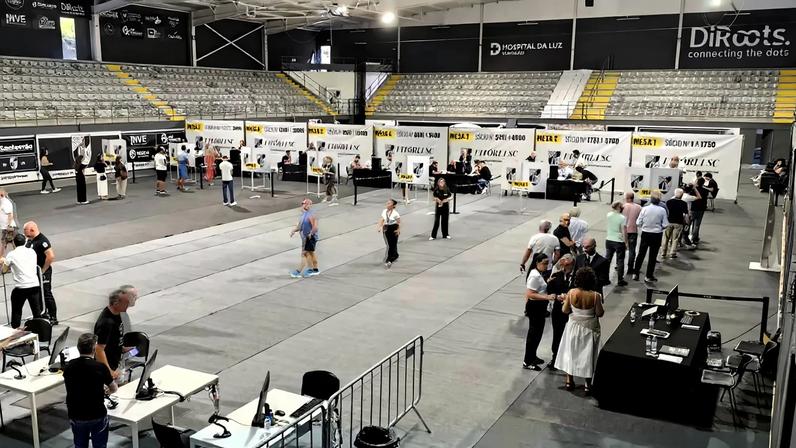 V. Guimarães: centenas de sócios em fila para escolher novo presidente