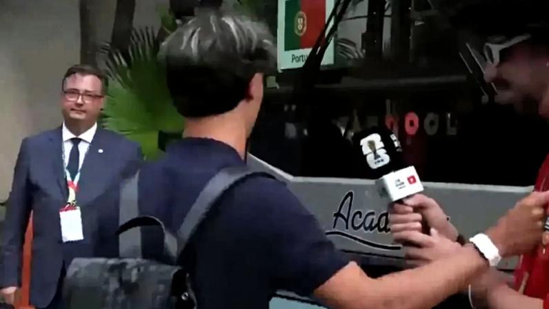 João Félix furou 'protocolo' com youtuber na chegada da Seleção e foi chamado à atenção
