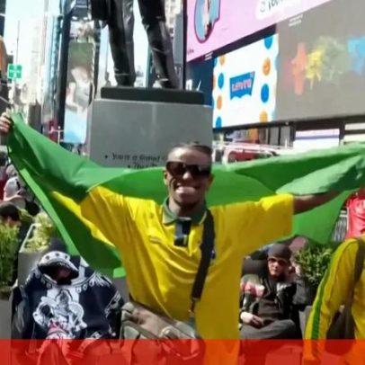 Adeptos de Brasil e Marrocos animam Times Square antes do jogo da Copa 2026