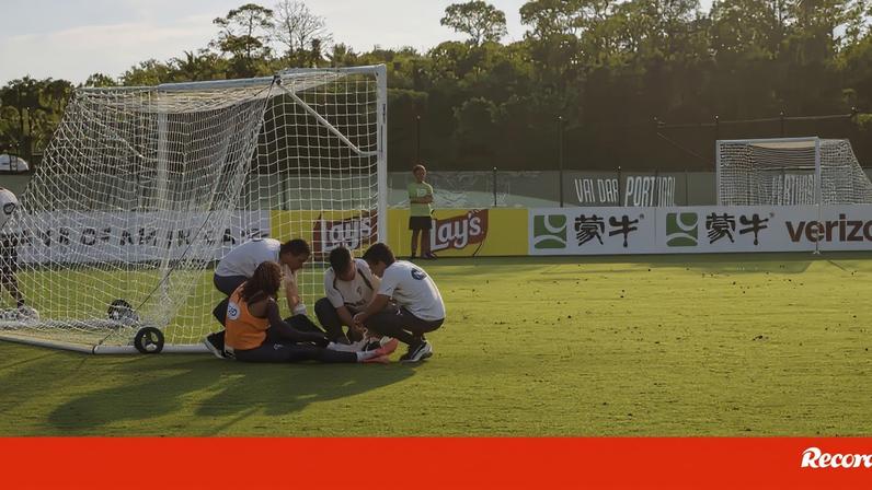 Rafael Leão causa susto no treino da Seleção Nacional