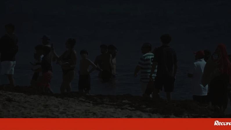 Jogadores da seleção voltam à praia para exercícios de ativação com olhares