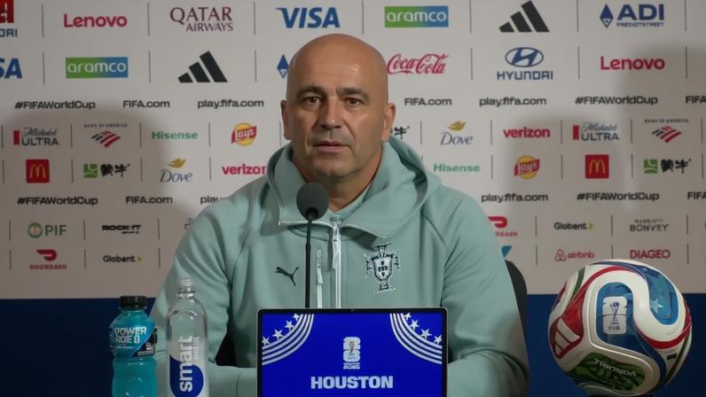 Roberto Martínez mantém posição sobre centrais e gestão entre Ronaldo e Ramos