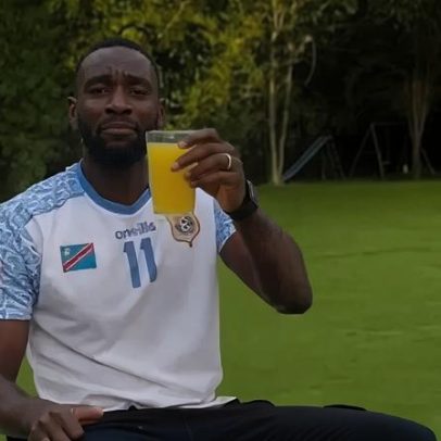 Bolasie, ex-Sporting, celebra empate contra Portugal com sumo de laranja