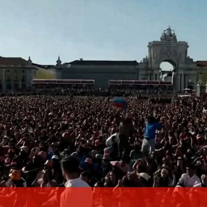 Adeptos da RD Congo celebram empate 1-1 entre milhares no Terreiro do Paço