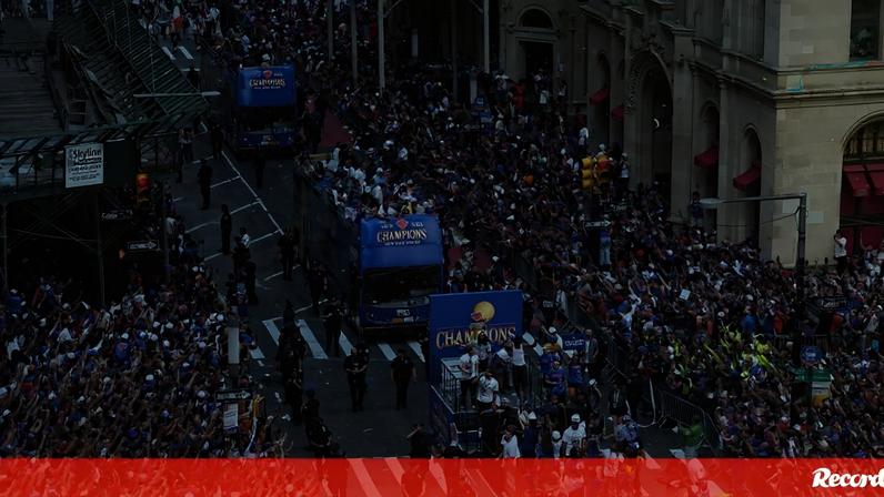 Enchentes nas ruas de Nova Iorque revelam a festa do título dos Knicks
