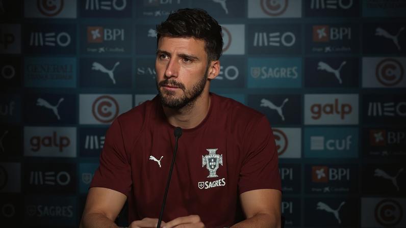 Rúben Dias admite críticas e não espera cenários perfeitos
