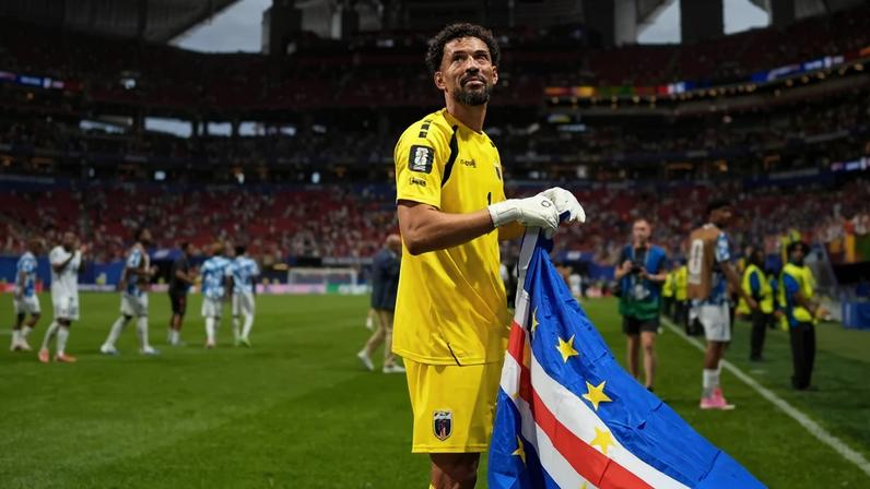 Unai Simón comenta o fenómeno Vozinha: 20 milhões de seguidores num dia
