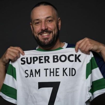 Camisola 7 do Sporting oferecida a Sam The Kid no Rock in Rio