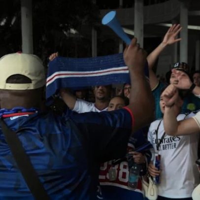 Adeptos cabo-verdianos celebram empate com o Uruguai