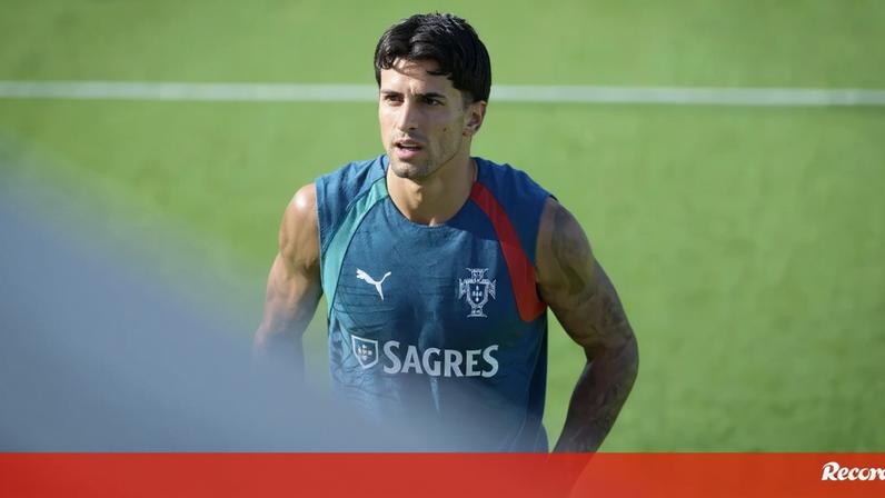João Cancelo em mais um treino da Seleção Nacional