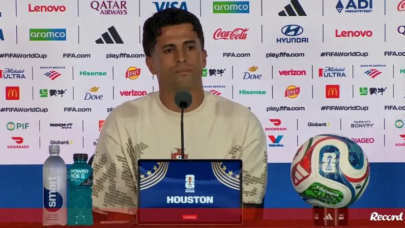 João Cancelo lamenta críticas injustas que lhe chegam
