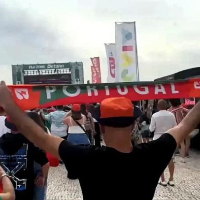 Hino cantado na Fan Zone Betano em Gaia marca momento de união