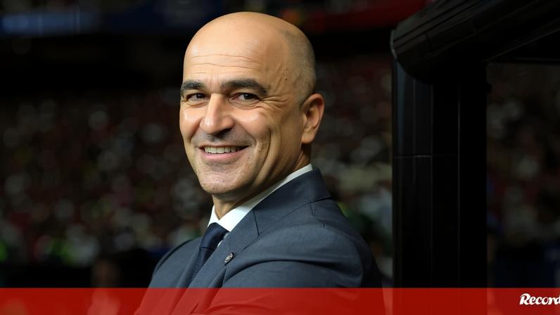 Acompanhe a conferência de Roberto Martínez em direto