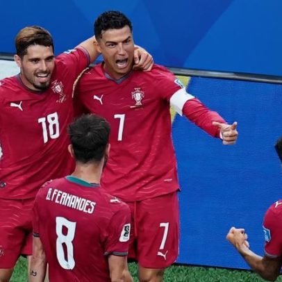 Goleada ao Uzbequistão com Cristiano Ronaldo a influenciar o balneário