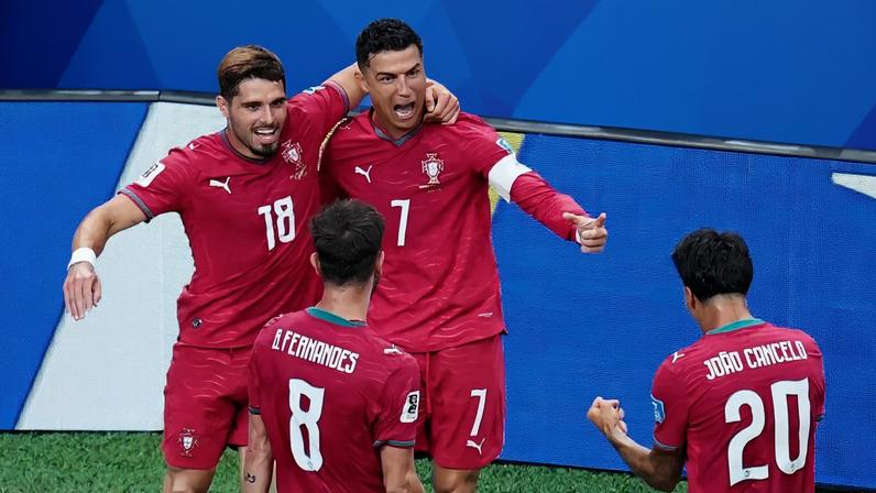 Goleada ao Uzbequistão com Cristiano Ronaldo a influenciar o balneário