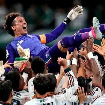 Ochoa ingressa num grupo restrito com Ronaldo e Messi