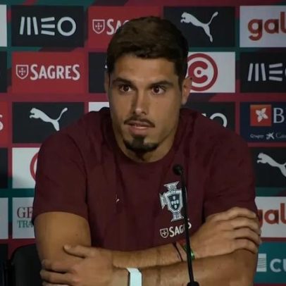 Pedro Neto admite que não consegue estar perto de Trincão sem cometer erros