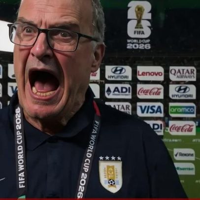 Bielsa volta a impressionar com entrevista-relâmpago que arrancou com berro