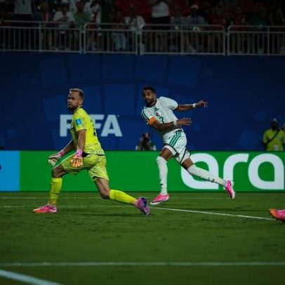 Mahrez rompe acordo durante Argélia-Áustria ao marcar
