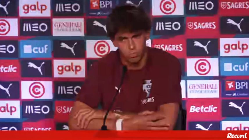 João Félix: «Não vi o 'post' do Rúben Dias. Importante é ouvir a ideia do mister»