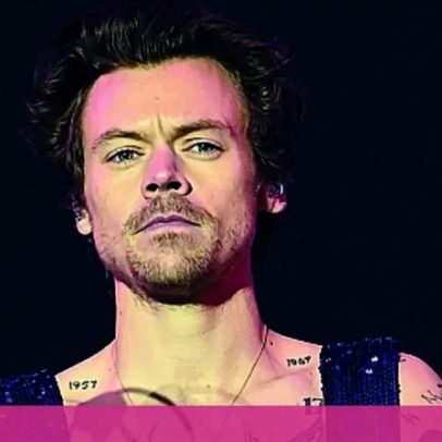 Harry Styles engasga-se e cai durante concerto