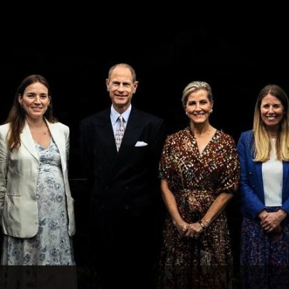 Duques de Edimburgo demonstram simpatia em visita a Portugal