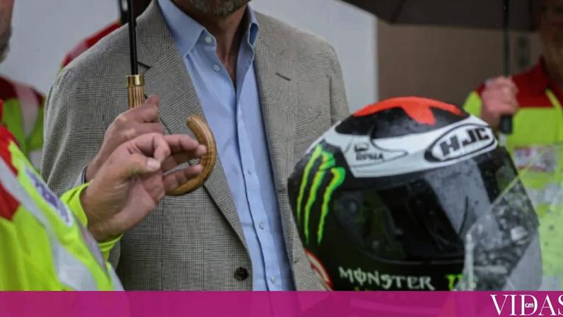 Príncipe William revela que se disfarça para conduzir mota longe do público