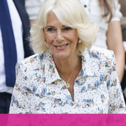 Camila Parker Bowles é fotografada a comer durante evento público